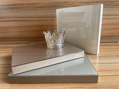 Doras Comh-Aireachta Gloine