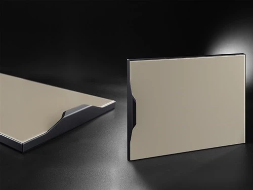 Doirse Comh-Aireachta Tosaigh Gloine